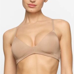 SKIMS LIGHTLY LINED WIRELESS BRA IN OCHRE SIZE 38DD NWT $60